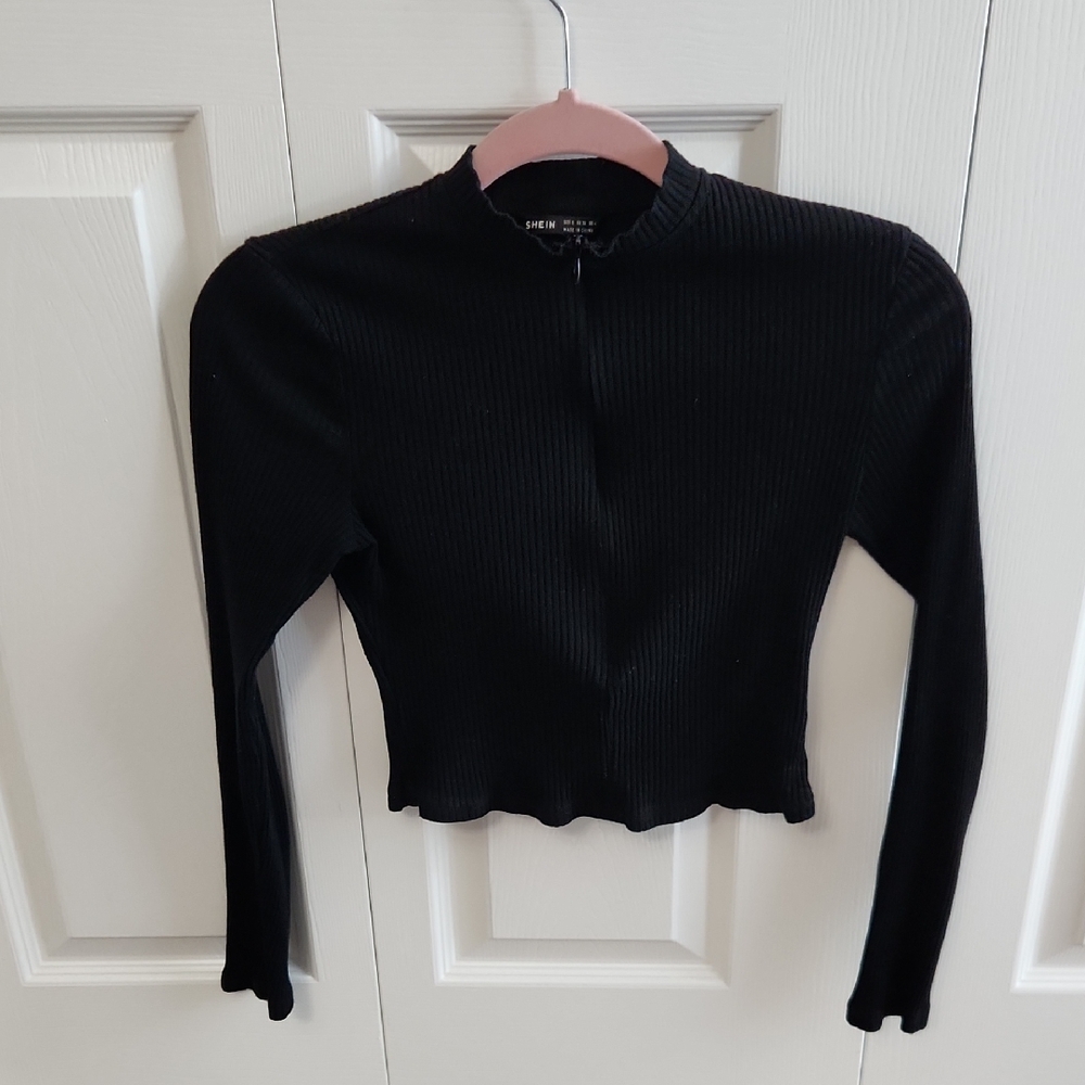 Black Ribbed Crop Top